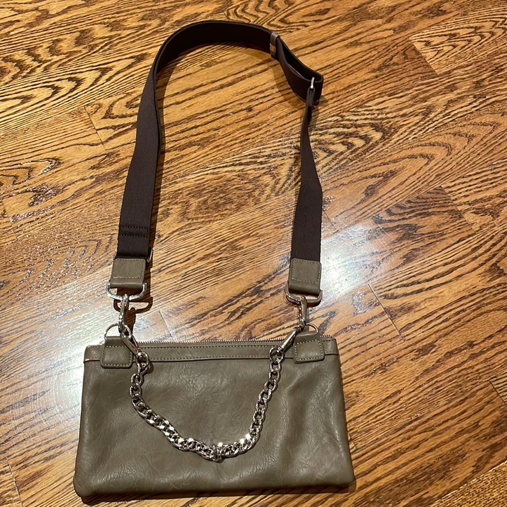 Nella Bella Vegan Crossbody Convertible Bag - Great colour NWOT